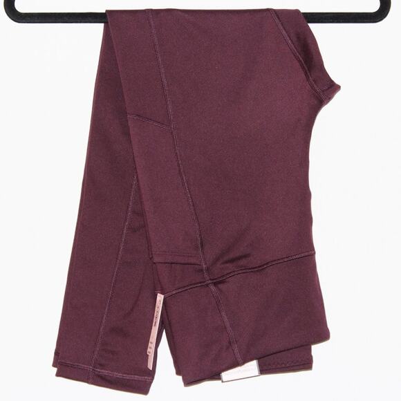 VICTORIA'S SECRET Incredible Essential Legging 7/8 NWT - Picture 2 of 5